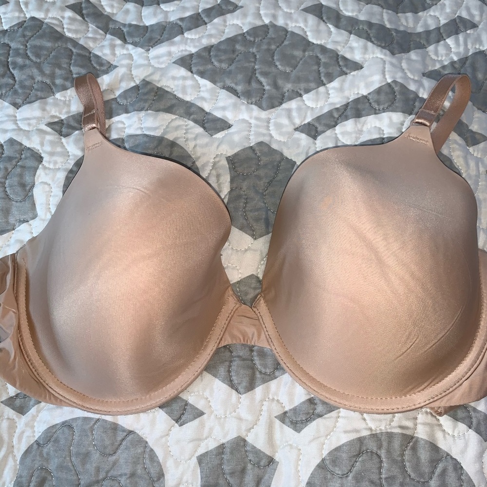 VICTORIA’S SECRET Perfect Coverage Bra. 38C